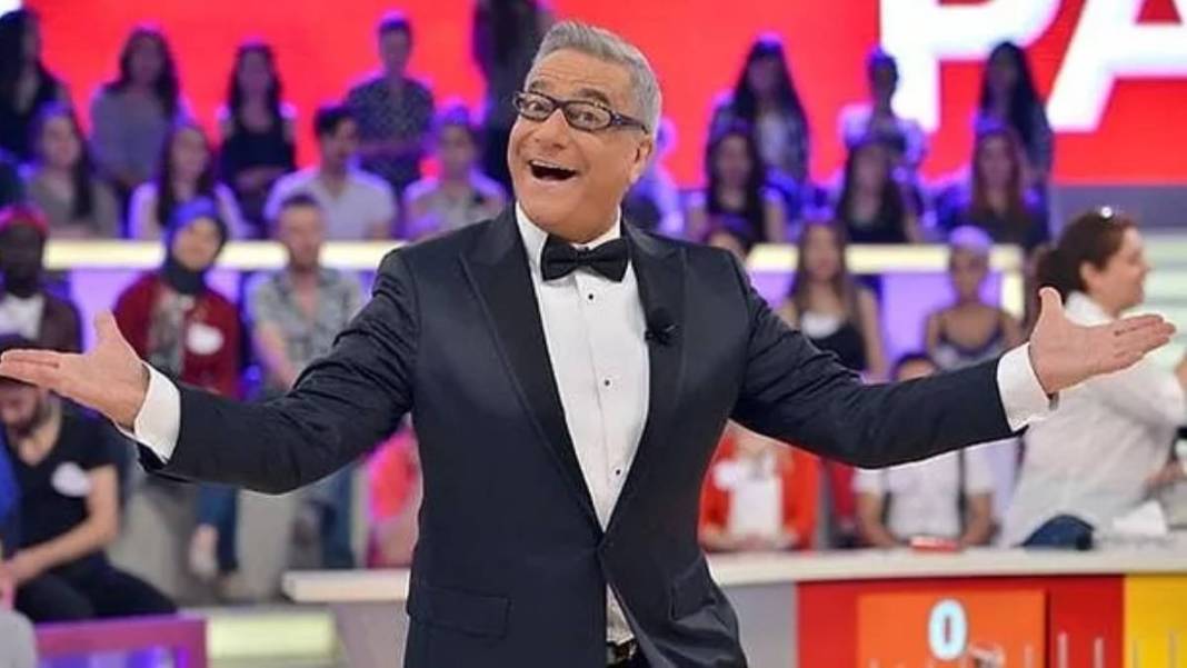 Çağla Şikel Çarkıfelek'te hosteslik yaptığını saklayınca kıyamet koptu! Mehmet Ali Erbil'den şok sözler "Kulisimden çıkmazdı" 4